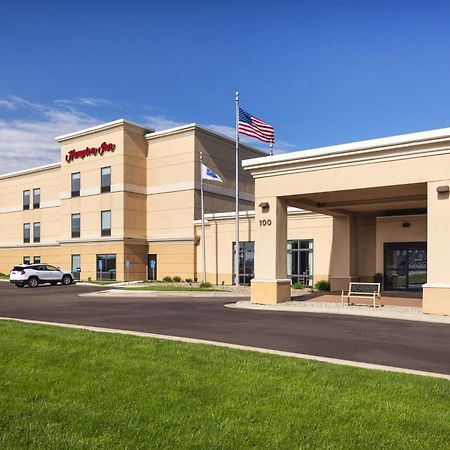 Hampton Inn Fairmont Exterior photo