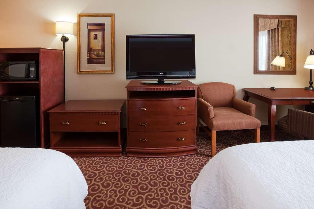 Hampton Inn Fairmont Room photo