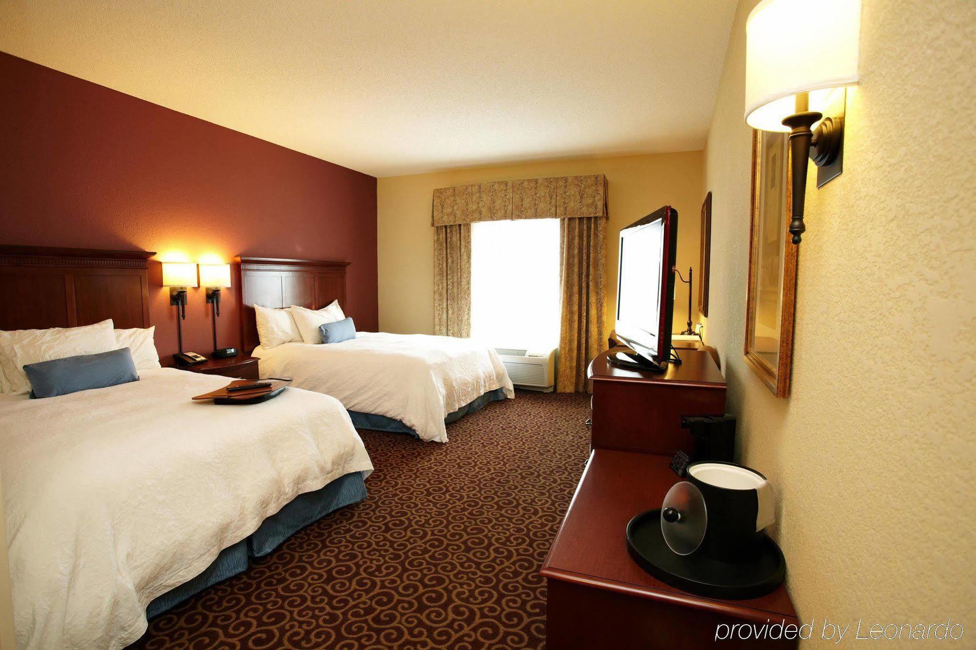 Hampton Inn Fairmont Room photo