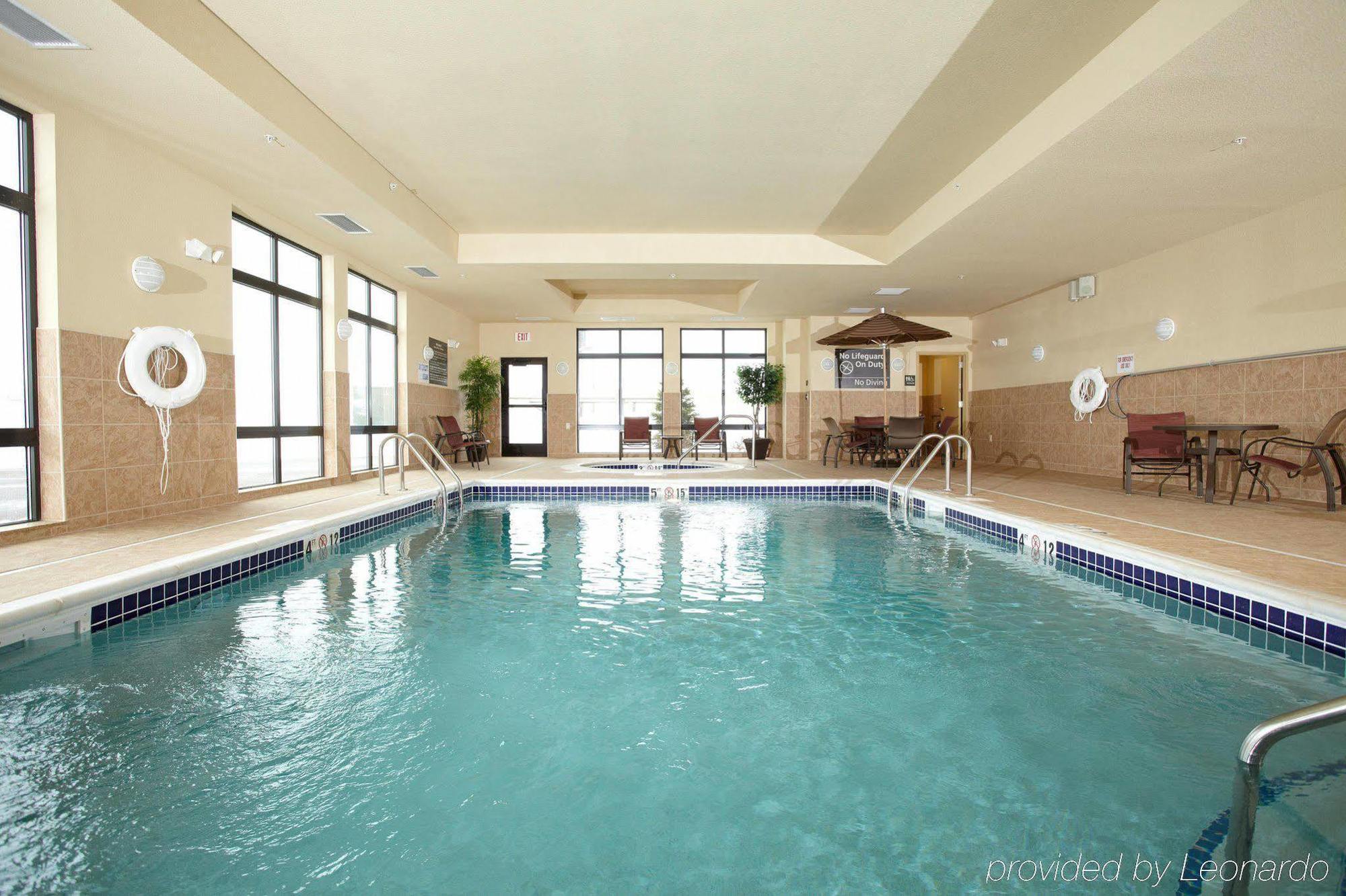 Hampton Inn Fairmont Facilities photo